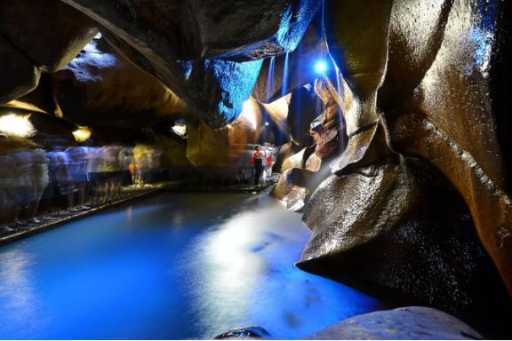羞羞的铁拳泳池取景,潮州绿岛山庄景区