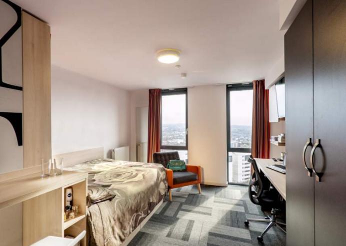 去英国读本科需要什么条件,在英国读本科申请研究生流程