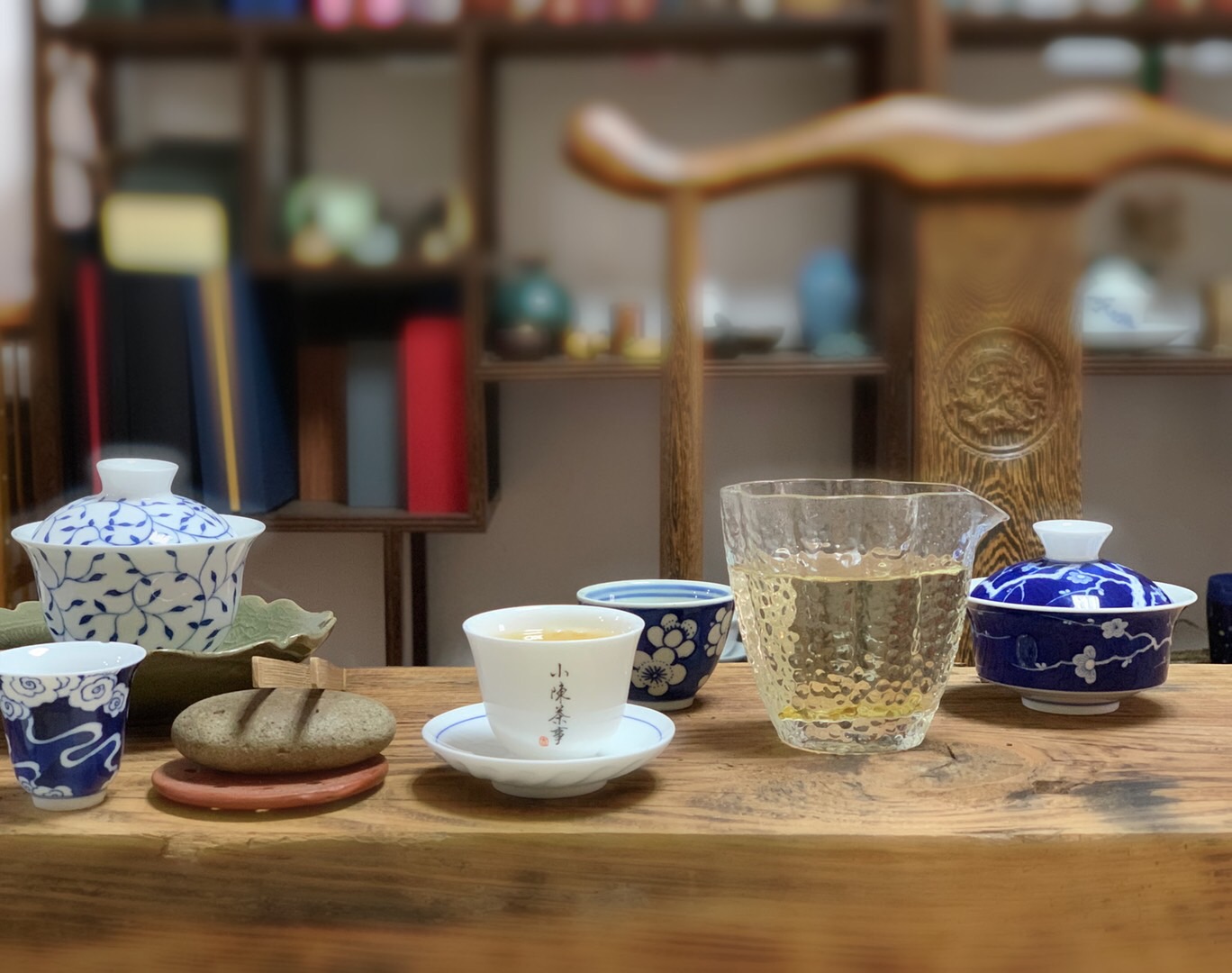和紫砂杯差不多的杯子,盖碗和飘逸杯泡茶有区别吗