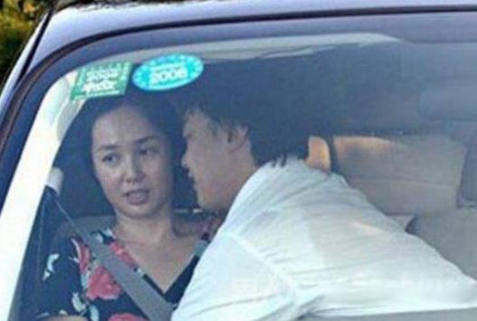 10位出轨男星的老婆与小三对比,唯一允许妻子出轨的男星