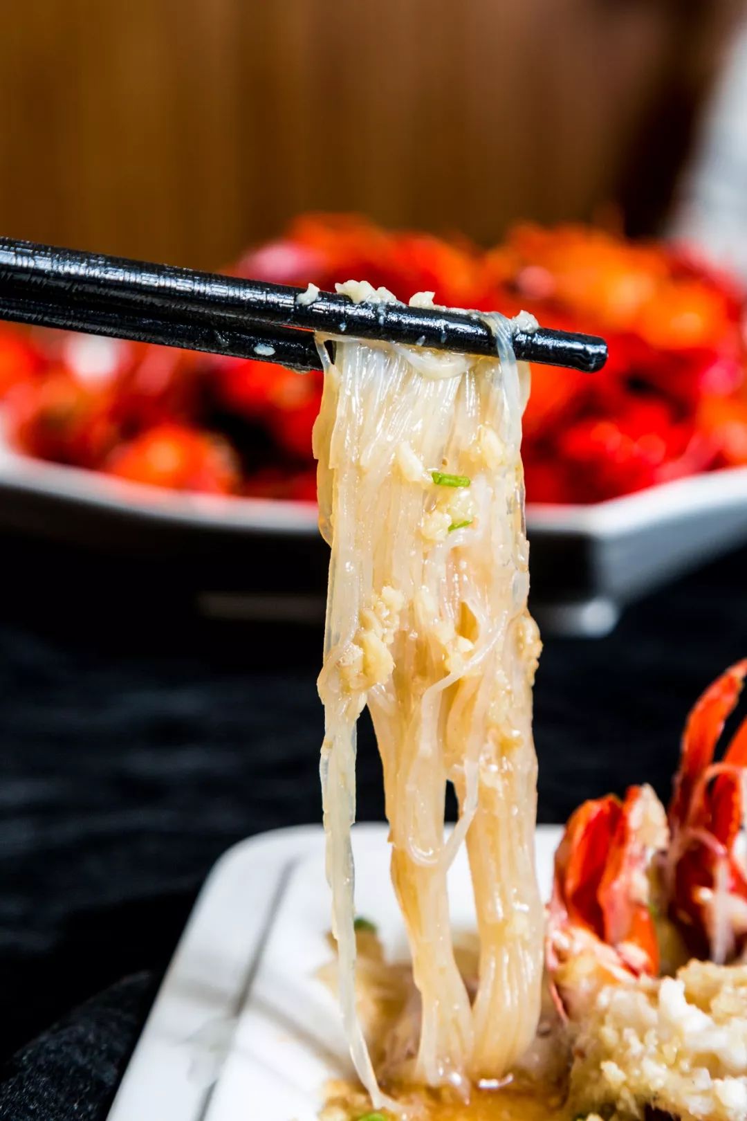 这样吃龙虾简直就是一场味觉盛宴,吃超大龙虾超过瘾