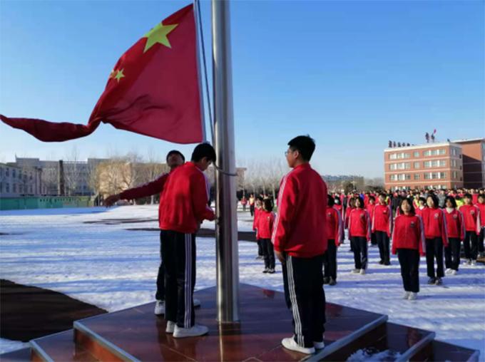 用爱托起明天的太阳—北票市桃园初级中学创建品牌学校纪实