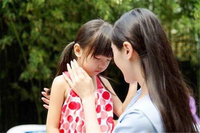 孩子生气摔东西哭闹怎么办,对小孩发脾气摔东西最佳处理方式