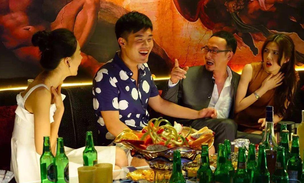 饭局上夸领导做事聪明厉害,饭局上怎么高情商夸男人