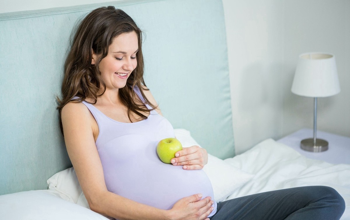 孕期裤子总是湿湿的尿臭味咋办,孕期为什么裤头老是湿湿的像尿