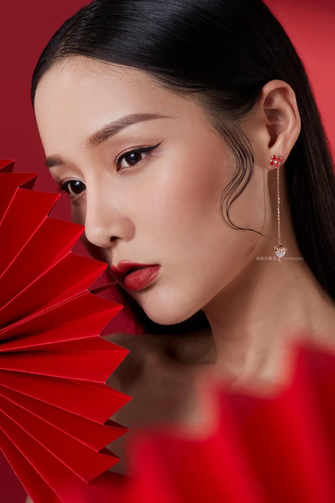 刘晓庆的珠宝首饰图片,向太珠宝和刘晓庆的珠宝