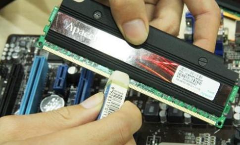 电脑蓝屏重启怎么解决教程,电脑蓝屏闪一下就自动重启了