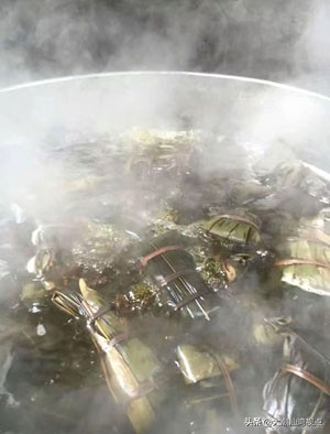 潮州栀粽粿的教程,潮州市凤凰黄栀子粽包法