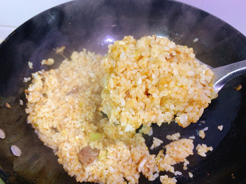 鸡蛋炒饭先加蛋还是先加饭,鸡蛋炒饭是先炒蛋还是先炒饭