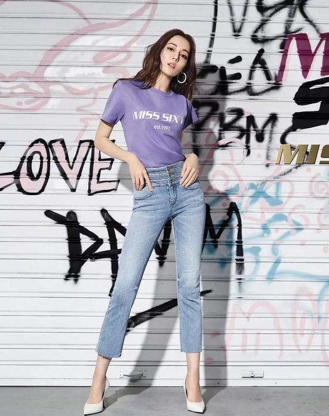 微胖女人穿T恤时，要记住“4不要”，不然显胖还显矮，很没气质