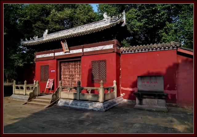 成都怎样去青城山都江堰,成都十大景点武侯祠
