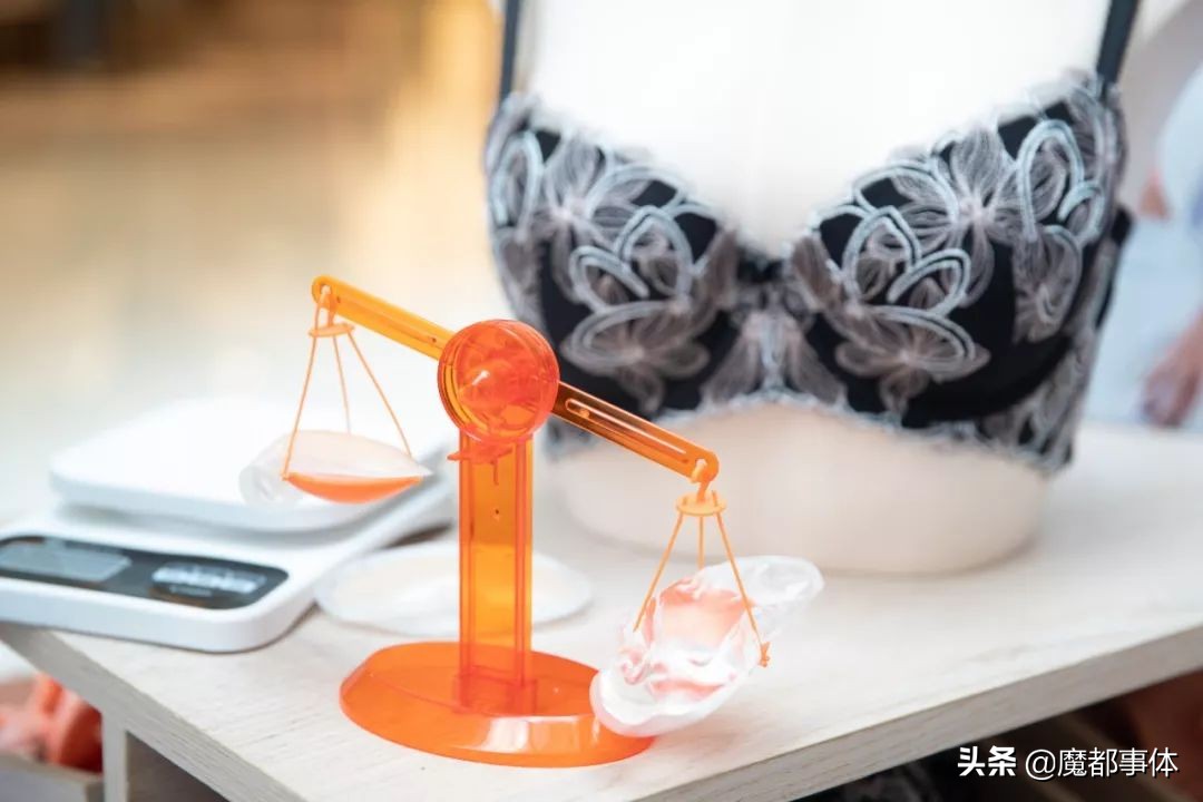 减脂不瘦胸的小秘密|黛安芬快闪店体验“梦幻水盈秘境...