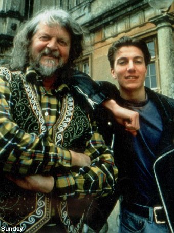 非洲巨富私生女嫁英国帅侯爵，却被婆婆嫌糟蹋400年血脉？