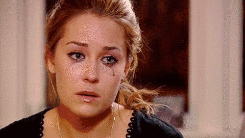 冬天皮肤干燥起皮屑用什么护肤品,一到冬天脸部干燥起皮补什么