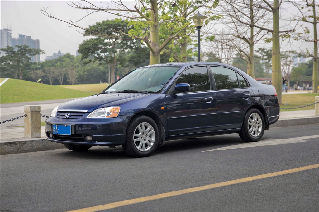 本田思域最畅销的一款,售价12万的本田思域