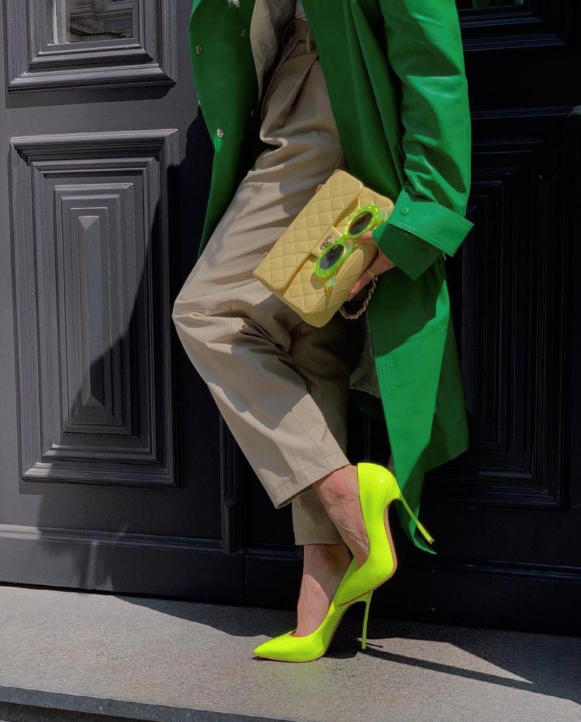 时尚玩转色彩让你轻松穿搭不出错 (100例经典色彩搭配穿搭)