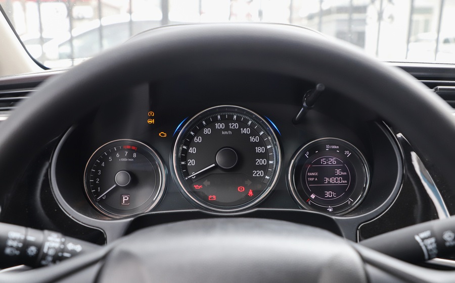 飞度8万左右,新车指导价85800的18款飞度