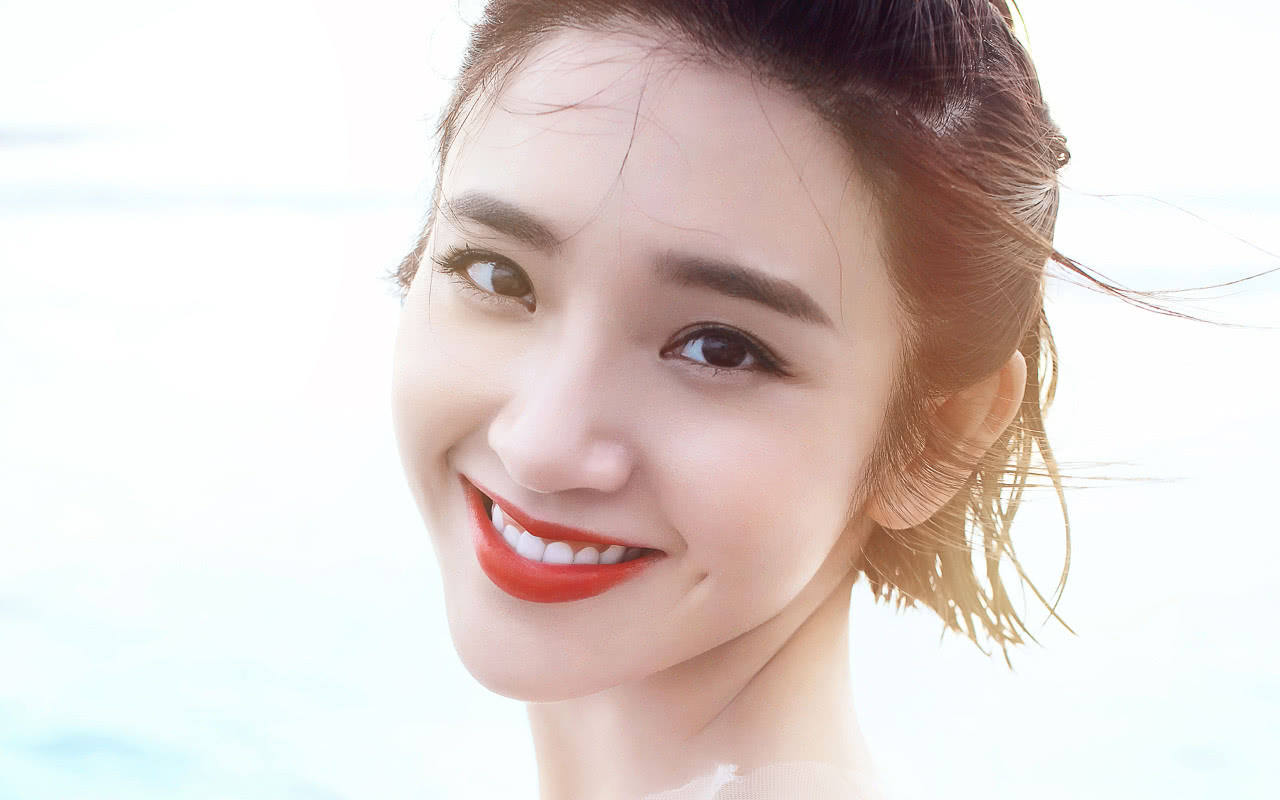 为什么有的人没有酒窝呢,为什么有的人只有一侧有酒窝