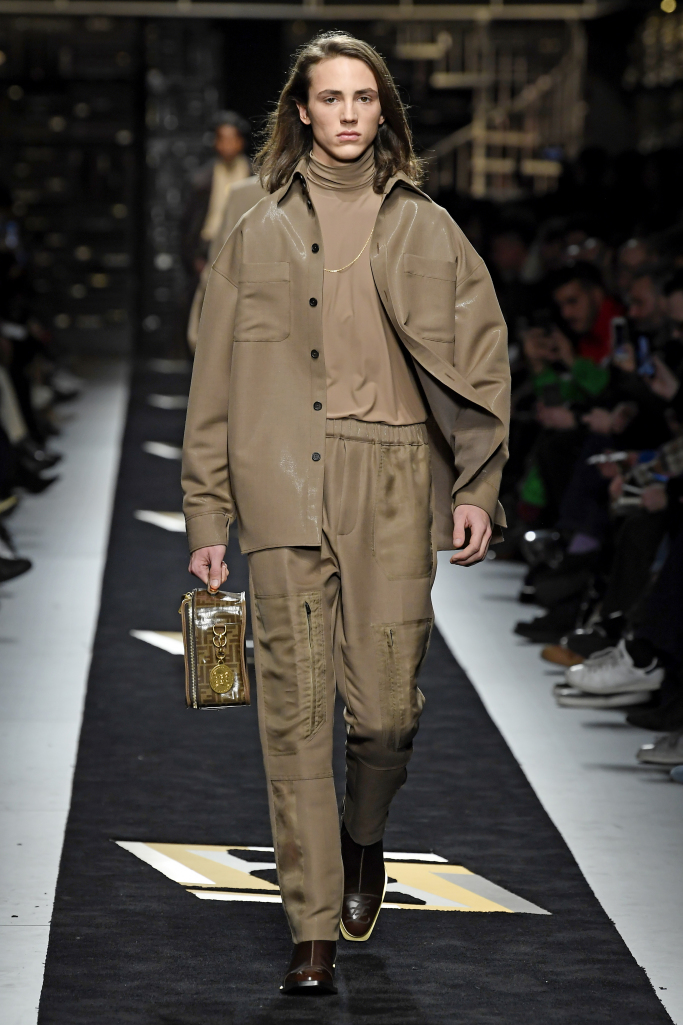 米兰时装周fendi2022春夏系列,米兰时装周2019秋冬fendi价钱