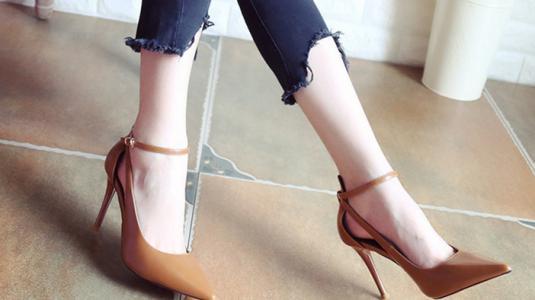 一字高跟鞋防磨妙招,怎样使高跟鞋不磨脚掌
