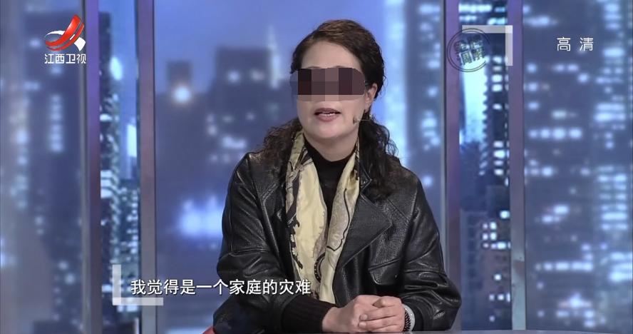 老婆忙着赚钱老公闲不住了,妻子赚钱丈夫却败家