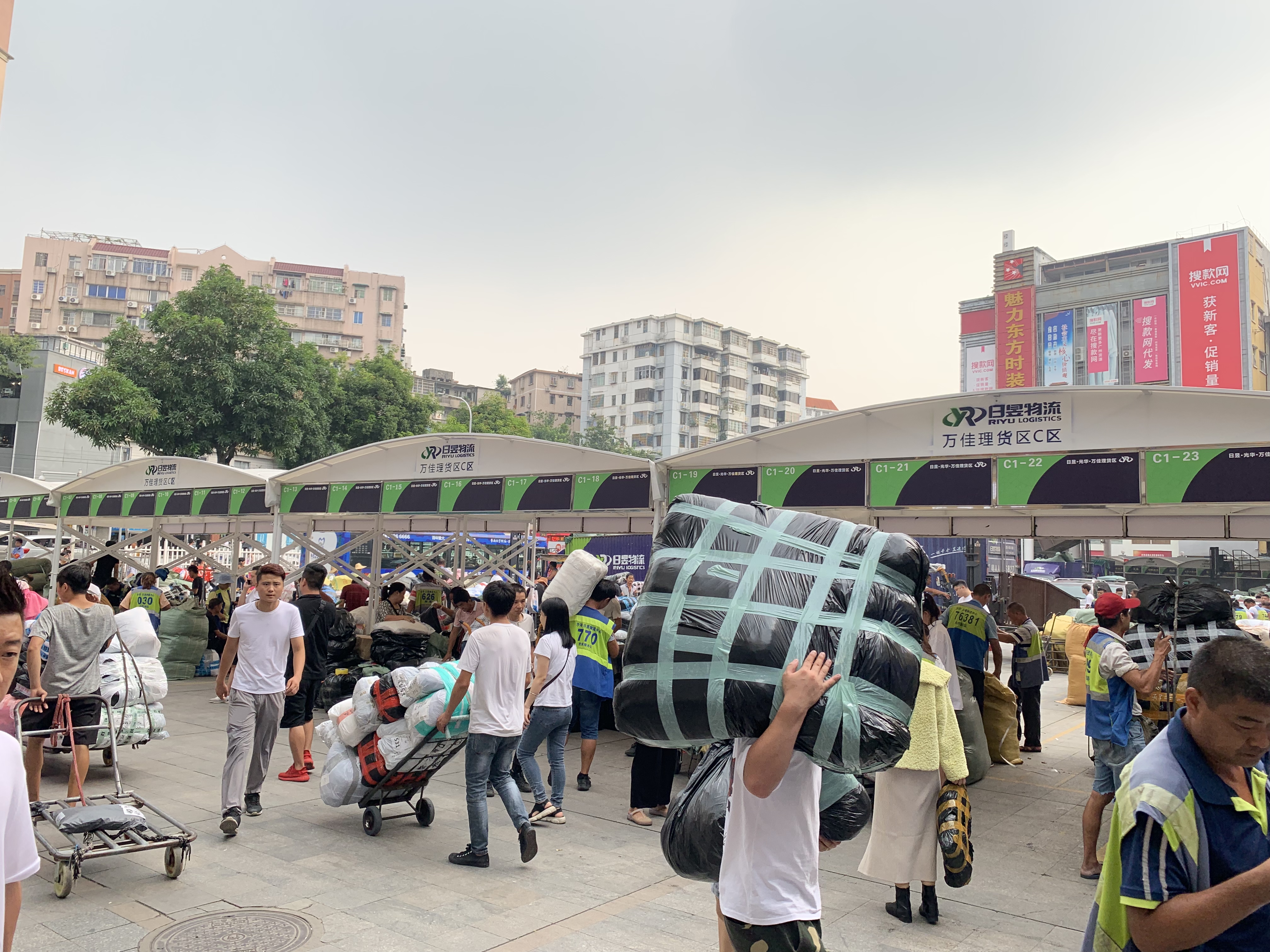 今日广州沙河服装批发市场,为什么批发市场衣服便宜