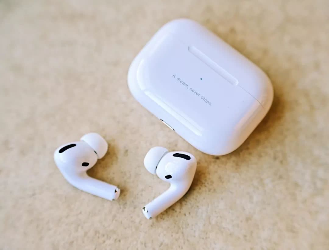 从拼夕夕花1400元买的苹果耳机，用了几天说说感受，苹果真香