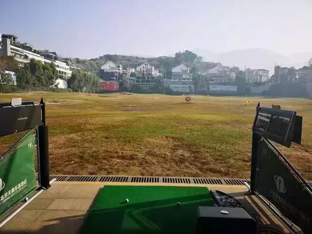让小球缓慢降落,让小球顺利滚下来