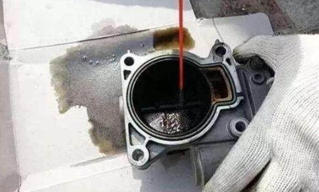 自己动手清洗节气门积碳,清除节气门积碳的最佳方法