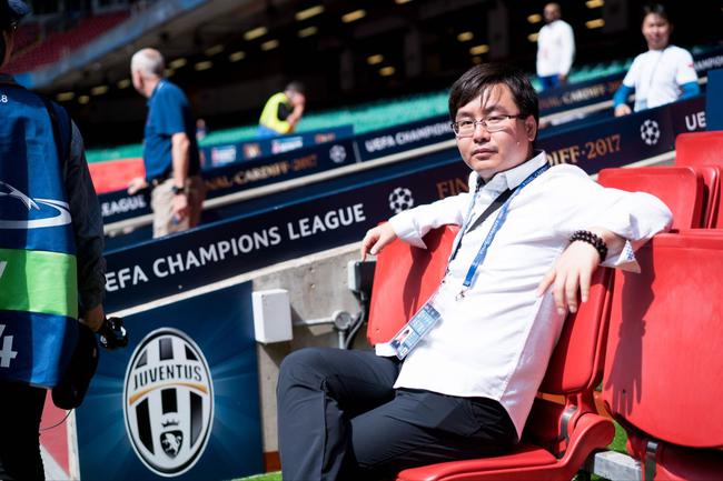 足球写手陈驰，让多少球迷黑暗中漫舞