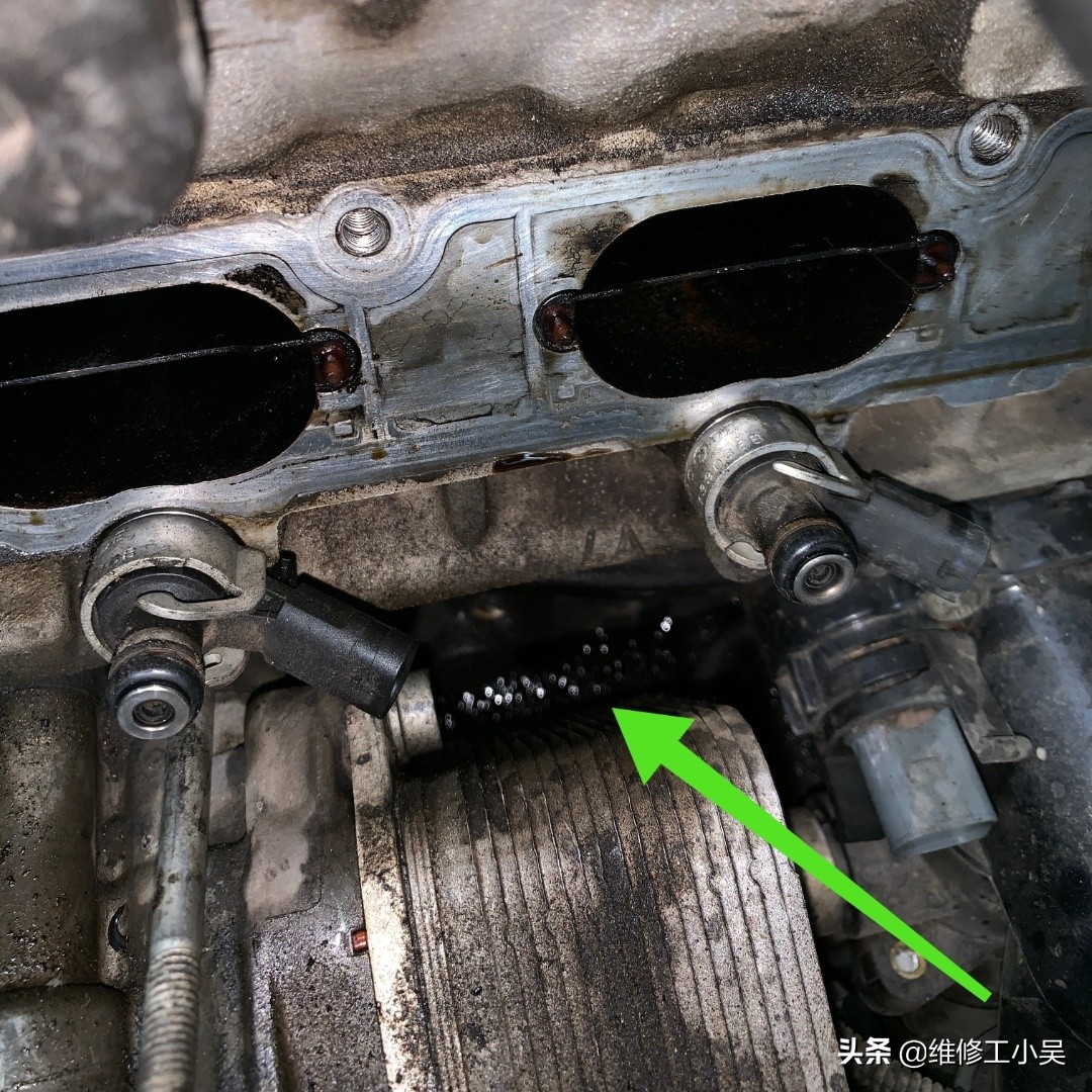 奥迪机油一直没换可以吗,奥迪提示机油不够可以直接加么