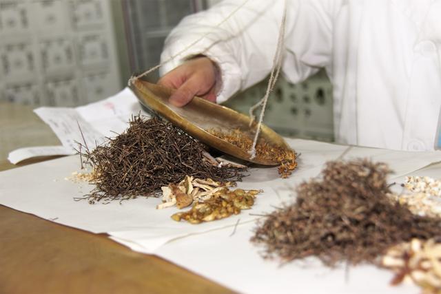 南京白敬宇红霉素眼膏多少钱,老字号白敬宇金霉素眼药膏