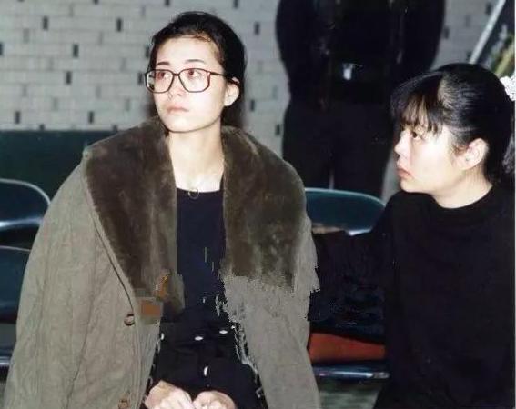 “潇洒亚姐”的浪荡人生，和她爱过的那些有钱男人