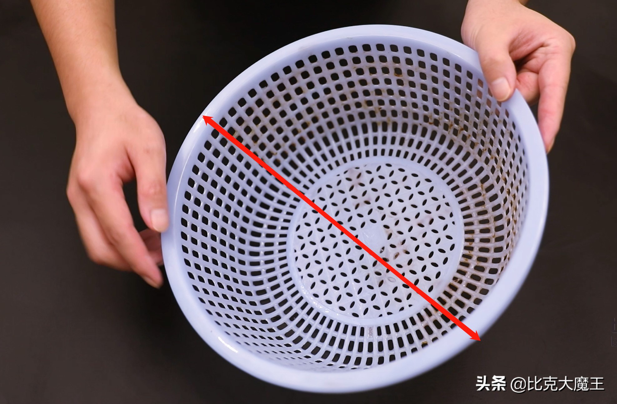 厨房小篮子怎么清洁,菜篮子脏了用啤酒能洗掉吗