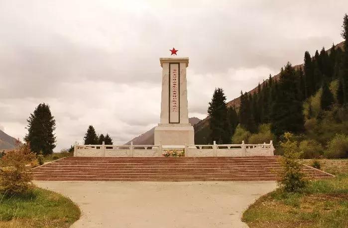 新疆天山工程兵,天山脚下工程兵纪实