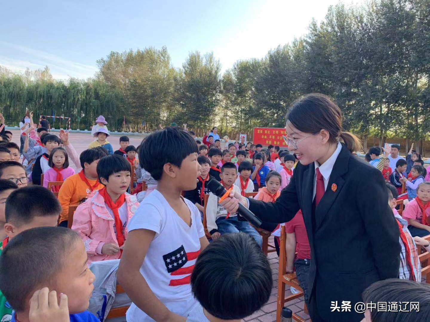 让孩子与太阳之间，不再隔着一堵高墙——记科尔沁区人民法院爱林工作室