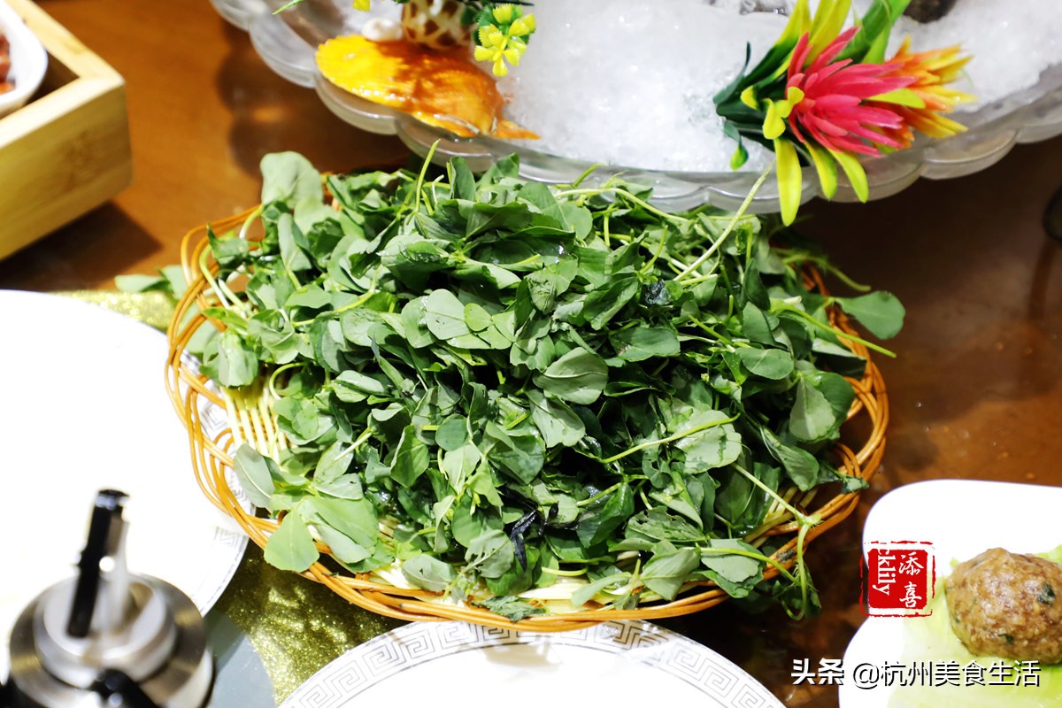 镇江美食三茅宫地锅鸡,镇江美食推荐锅盖面