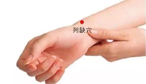 经常落枕要关注，起因、解决，这就告诉你