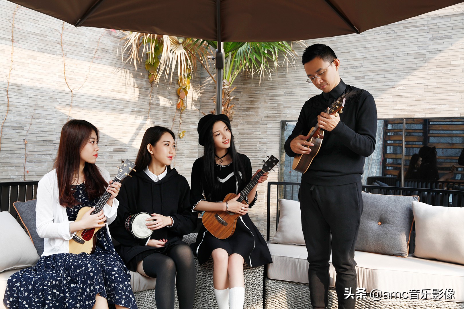 尤克里里小清新,尤克里里是哪个年代流行的