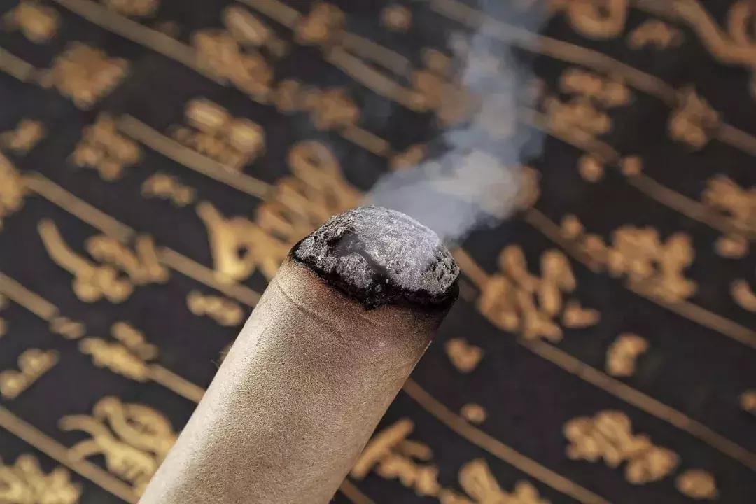 艾灸的正确使用方法大图零基础,艾灸的基本知识和关注事项