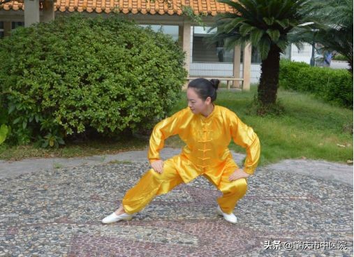 养生八段锦正确做法,养生必备八段锦