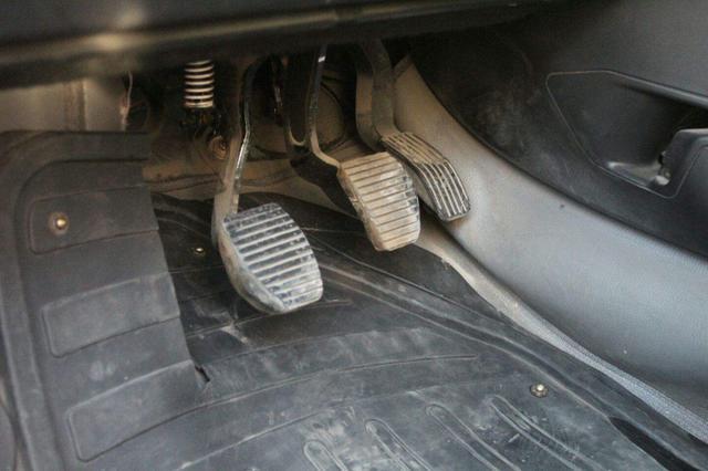 掉头三不踩是哪三个,掉头二档三不踩