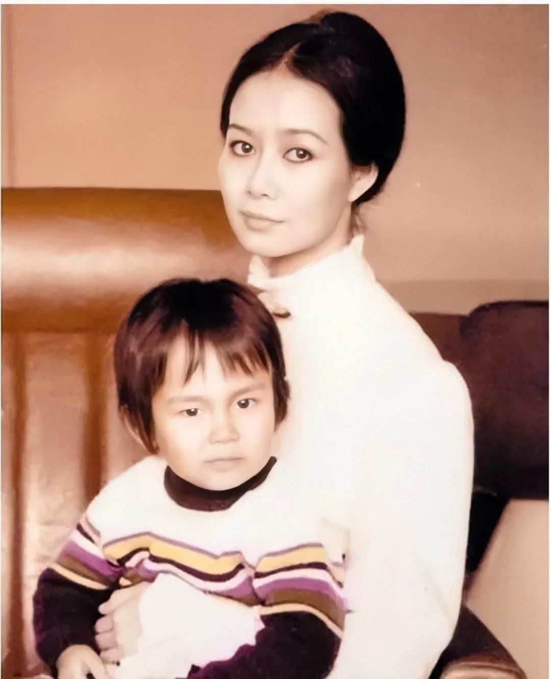 穿三百万皮草的香江富贵花，前半生让人羡慕，后半生却惨遭唾骂？