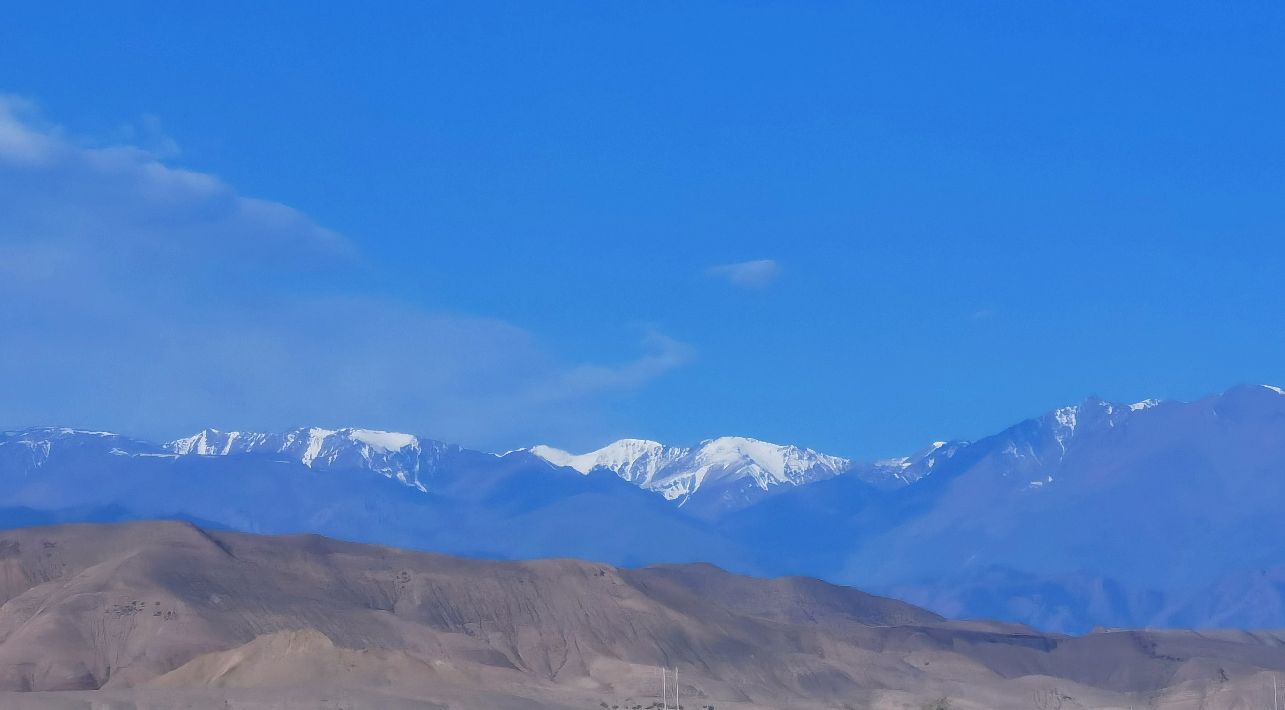 新疆天路可可托海,坐大巴从新疆去哈萨克斯坦