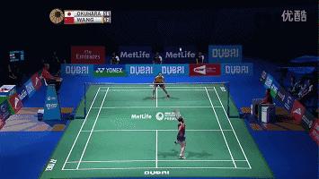 打羽毛球的第一步,儿童羽毛球的发球入门视频