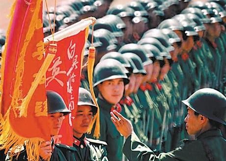 对越战争尚未结束，*小平邓**为何急着裁军百万？还要在两年内完成？