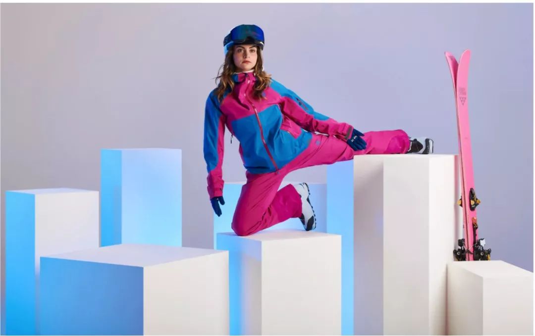 滑雪必备的10件装备,滑雪人必备最全滑雪装备清单