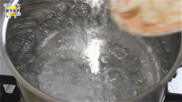 咸蛋黄拌粉干做法,咸蛋黄下饭做法