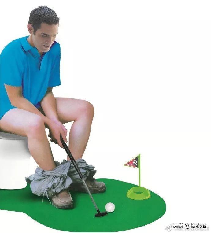 “女友网购了一件紧身裙子，这也太紧了吧！谁能顶得住啊…”