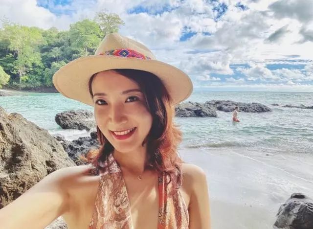 陈赫前妻海边写真,陈赫前妻旅游照